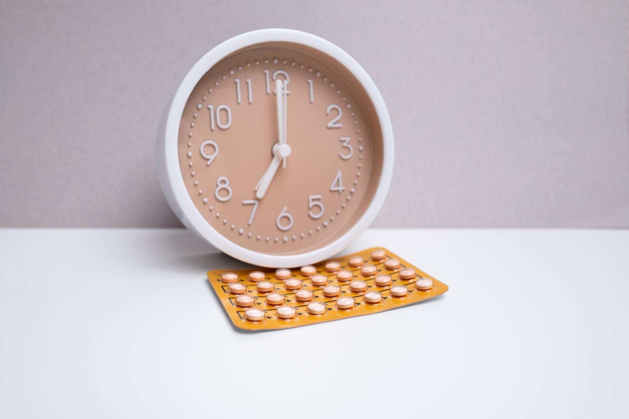 iron tablet timing with meals and supplements